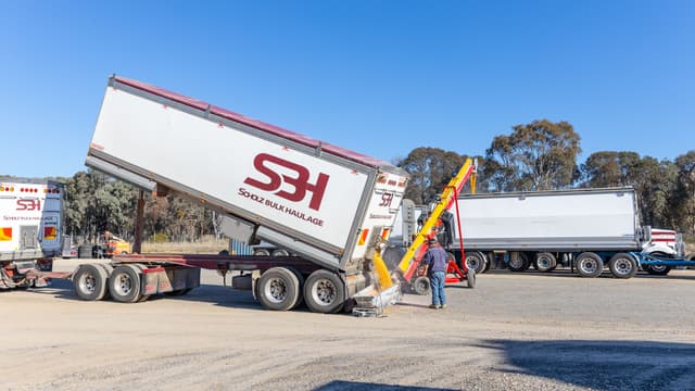Scholz Bulk Haulage Gallery - 2